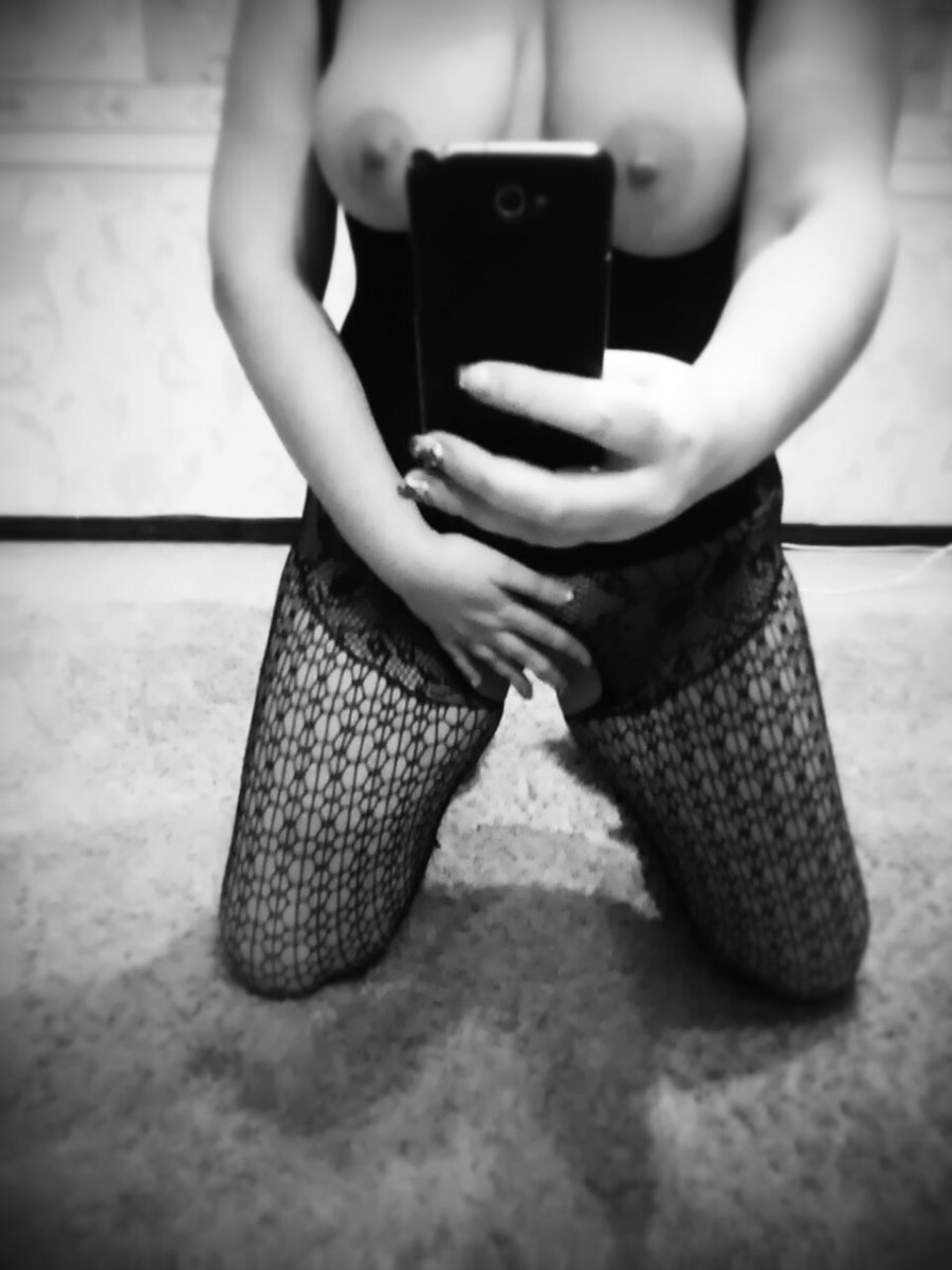 Путана Санкт-Петербурга Катюха +7(911)830-07-53 метро Волковская